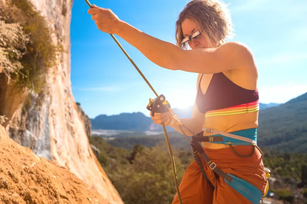 Rock Climbing with Glasses: Yes or No? Screenshot 16 1