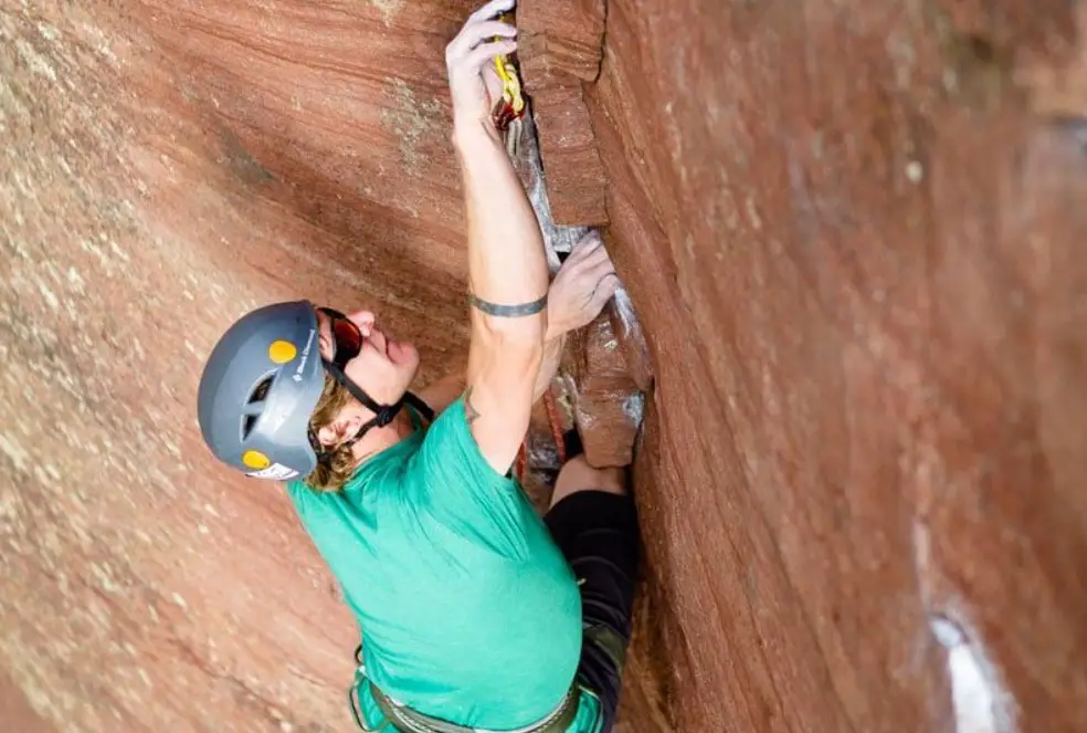 Rock Climbing with Glasses: Yes or No? Screenshot 33