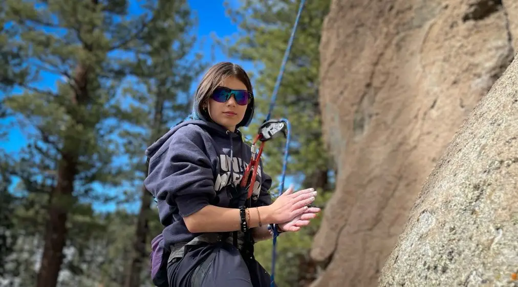 Rock Climbing with Glasses: Yes or No? Screenshot 36