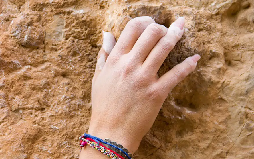 can you rock climb with long nails