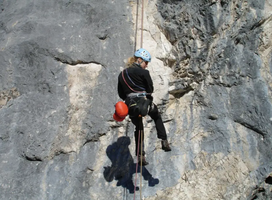 Sport Climbing VS. Trad: Comparison Of Styles 1