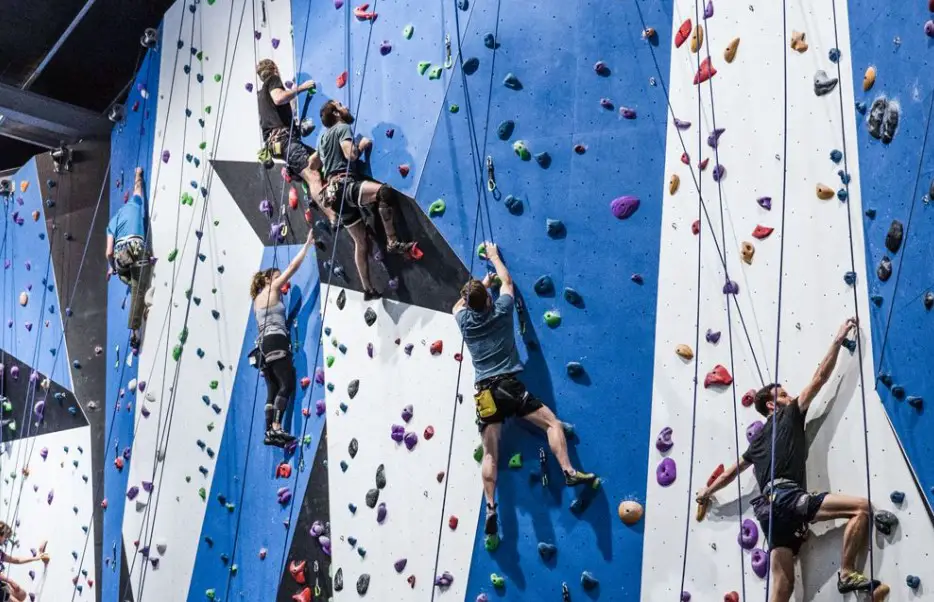 Sport Climbing VS. Trad: Comparison Of Styles 3