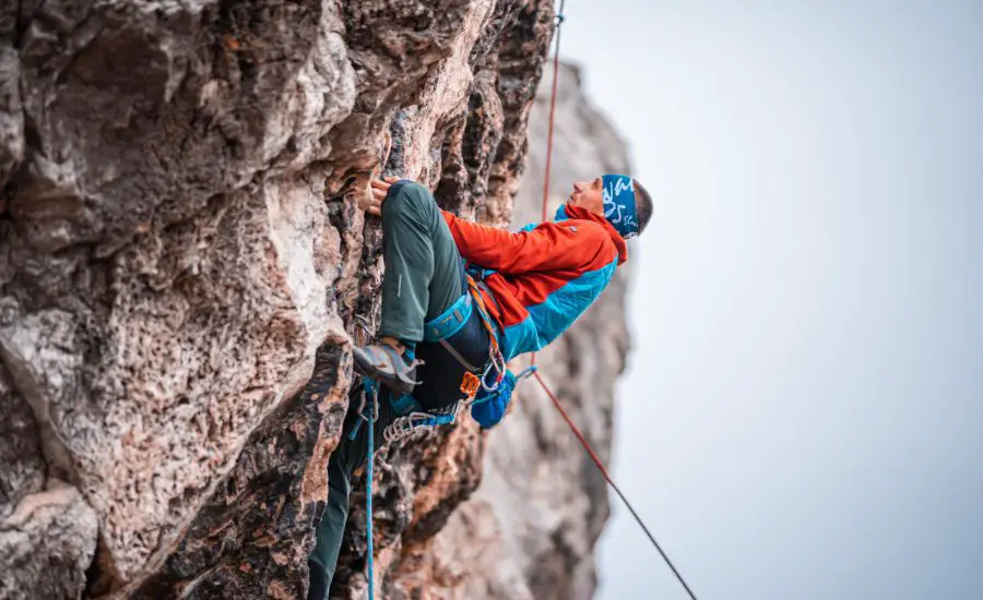 Top Roping VS Lead Climbing: Comparison top roping vs lead climbing