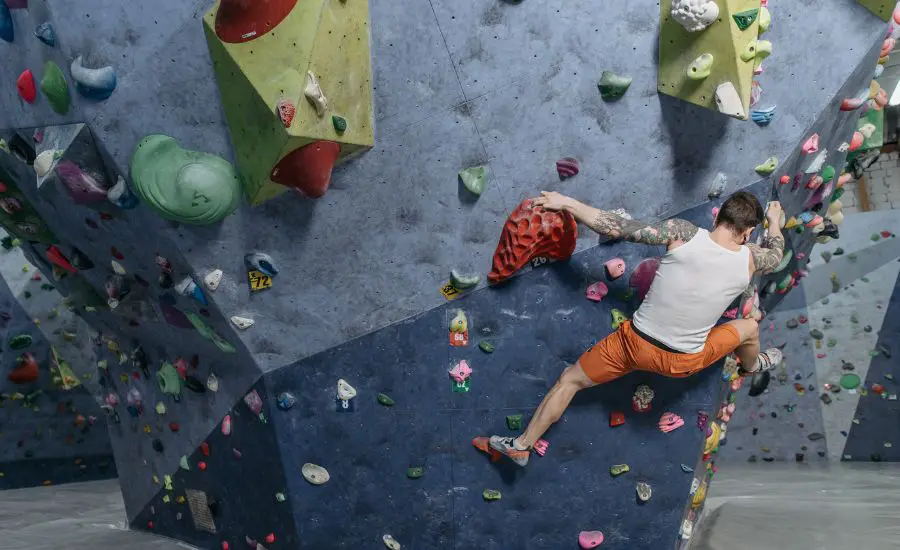 Top Roping VS Lead Climbing: Comparison climbing 2