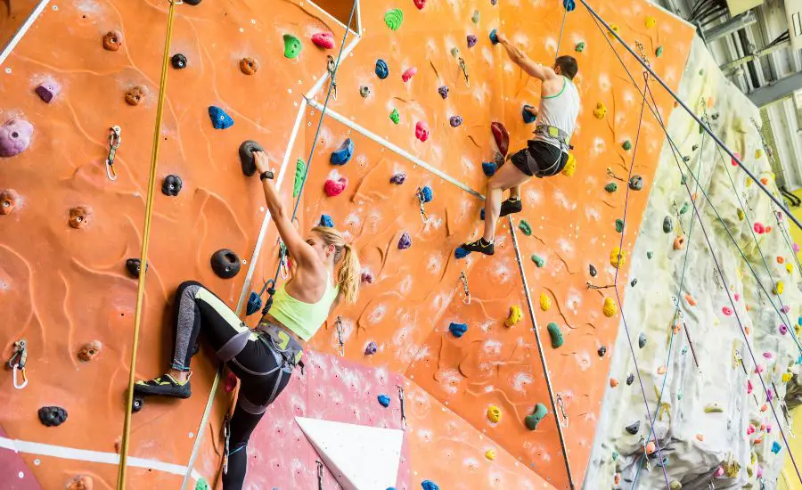 Top Roping VS Lead Climbing: Comparison climbing 4