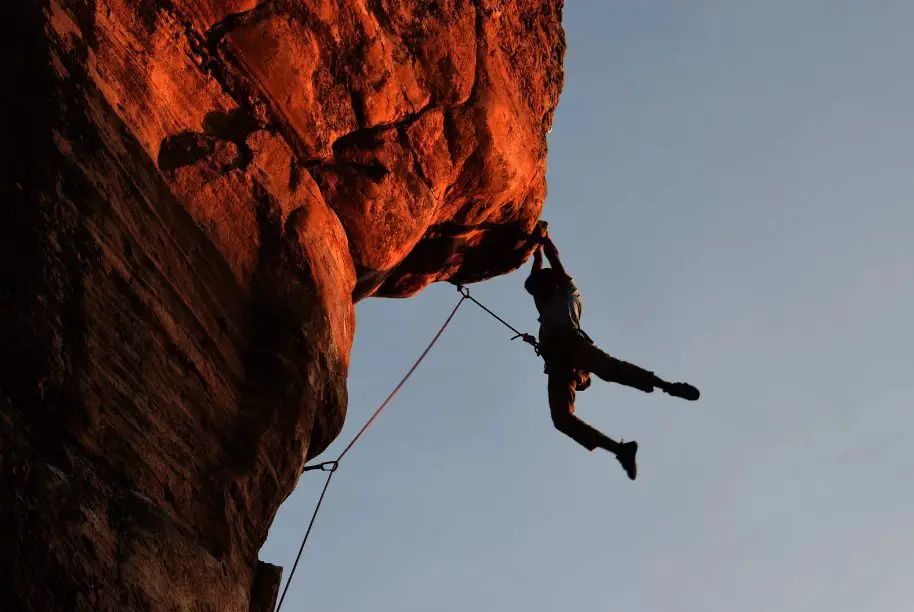 Sport Climbing VS. Trad: Comparison Of Styles img 1 e1692541958739