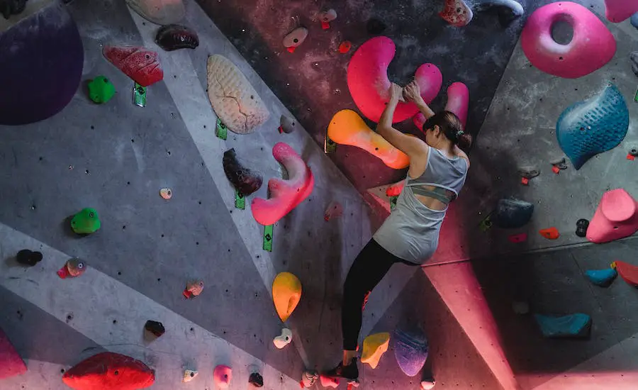 What to wear climbing: a detailed guide pexels allan mas 5383491
