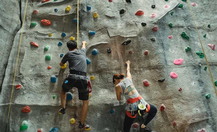 What to wear climbing: a detailed guide pexels allan mas 5384295