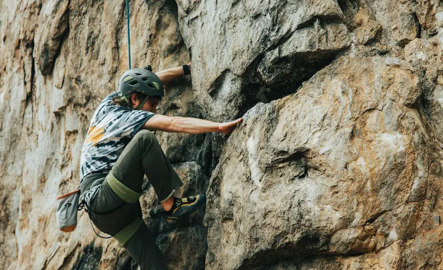What to wear climbing: a detailed guide pexels andrew shelley 8454450 1