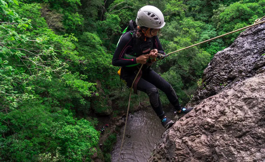 What to wear climbing: a detailed guide pexels becerra govea photo 10335747 1