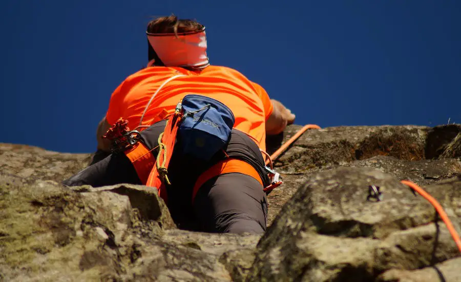 What is lead climbing: a full breakdown pexels samuel weirich 215305